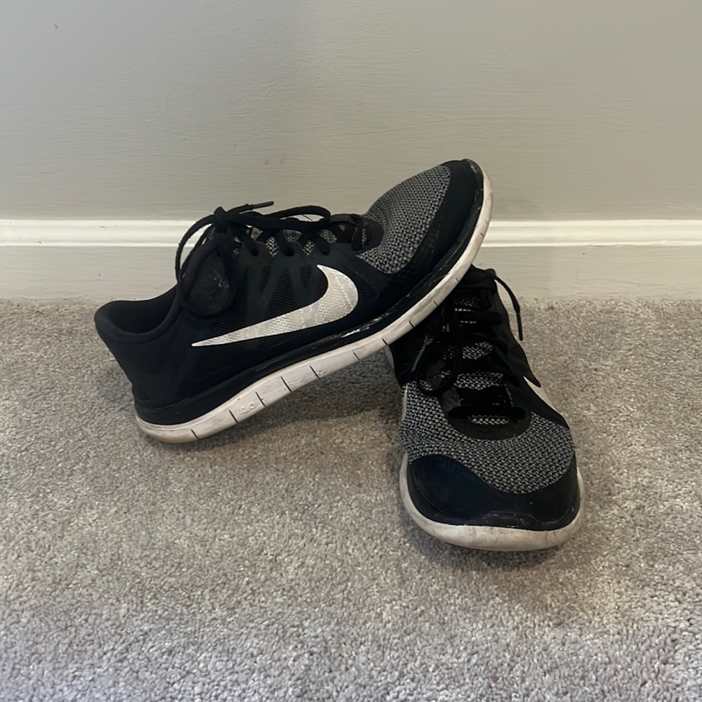 Nike free runs 4.0